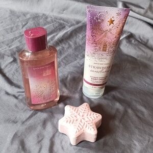 Bath & Body Works Strawberry snowflakes set